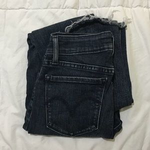 LEVIS 711 Skinny Jeans: size 24